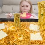 【大食い】韓国で人気激辛ラーメン4人前爆吸引したらさすがに飯テロすぎた🍜🔥