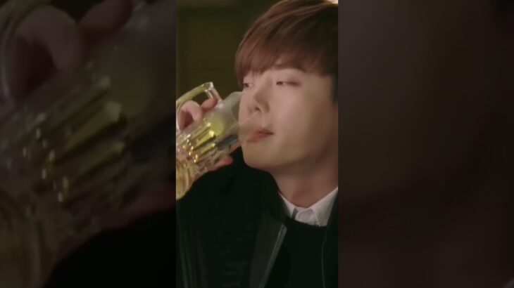 cute jongsuk❤️酔っ払ったジョンソクがとっても可愛い。一緒に飲みに行きたい🍻 #イジョンソク #leejongsuk #이종석 #韓国俳優 #shorts