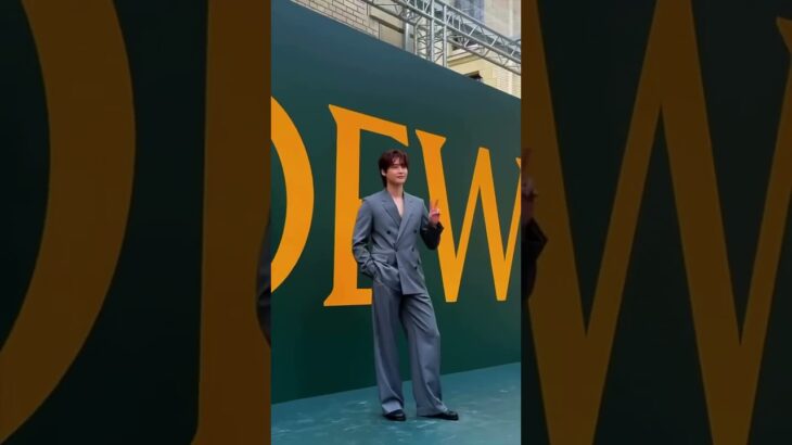 이종석  Lee Jong Suk in Paris Fashion Week for Loewe SS25  イジョンソク