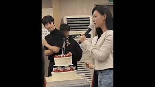 That’s baekhong cake 😆 キム・ジウォン キム・スヒョン 涙の女王 किम जी 김수현 김지원 눈물의 여왕 queenoftears kimjiwon kimsoohyun