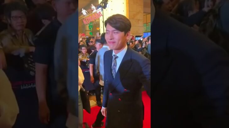 Hyun Bin Red Carpet 현빈 #hyunbinsonyejin #binjin #hyunbin #shorts #sonyejin #kdrama #玄彬 #ヒョンビン