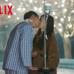胸キュン – ヒョンビンがソン・イェジンの涙に雨の中のキス | 愛の不時着 | NetflixJapan