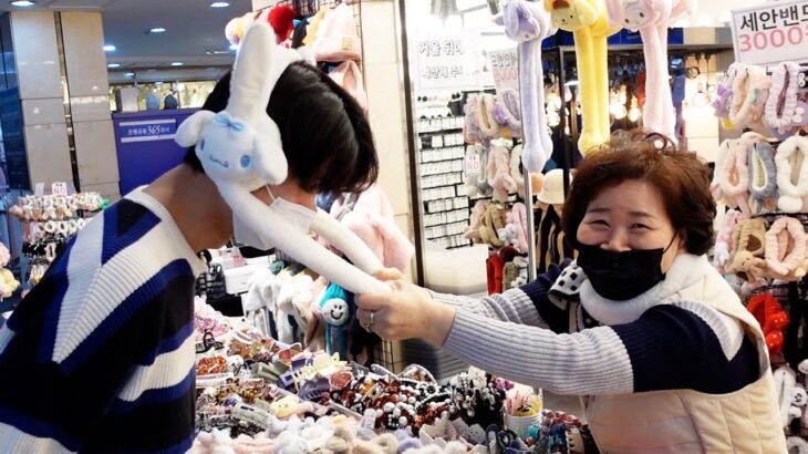 韓国で買い物中にキャラが強すぎる韓国おばちゃんに無理矢理買わされました。
